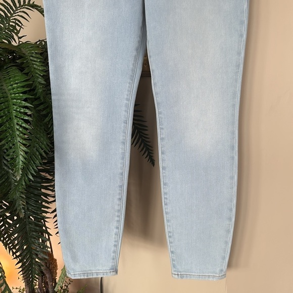 NWT Good American Good Legs Crop Button Fly Skinny Jeans Stretch Sculpting Light - Picture 6 of 16